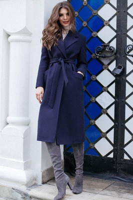 Осеннее пальто ниже колен синее