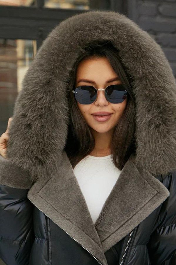 Длинная куртка на пуху черная