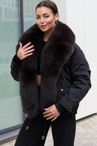 Красивый пуховик Vivilona с натуральным мехом