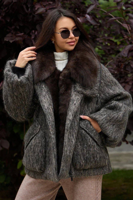 Модный пуховик Enva rross из валяной шерсти с песцом