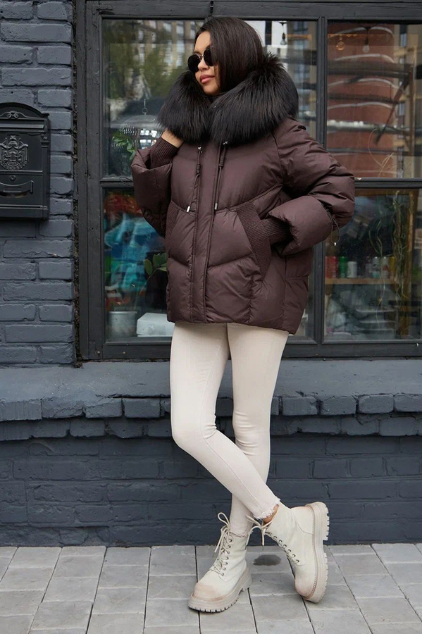 Пуховик с накладными карманами черный