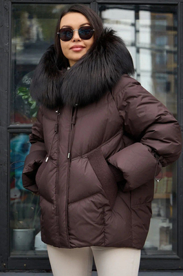 Пуховик с накладными карманами черный