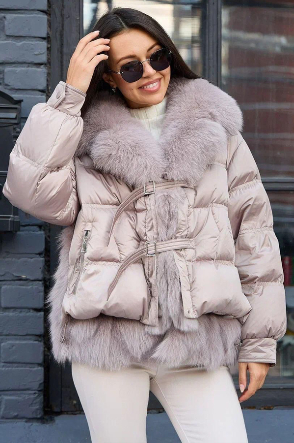 Стильный пуховик Vivilona с натуральным мехом