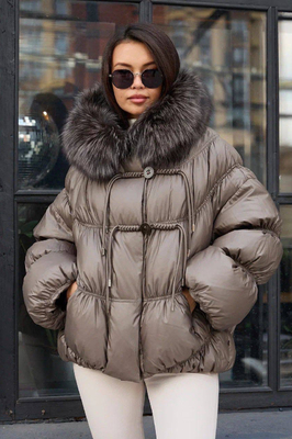 Зимняя куртка женская с натуральным мехом енота