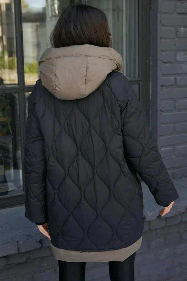 Стильный пуховик оверсайз с капюшоном зима