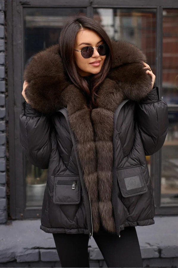 Объемный пуховик с мехом песца стеганный