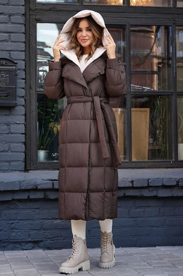 Длинное пуховое пальто зима 2025-2026 коричневое