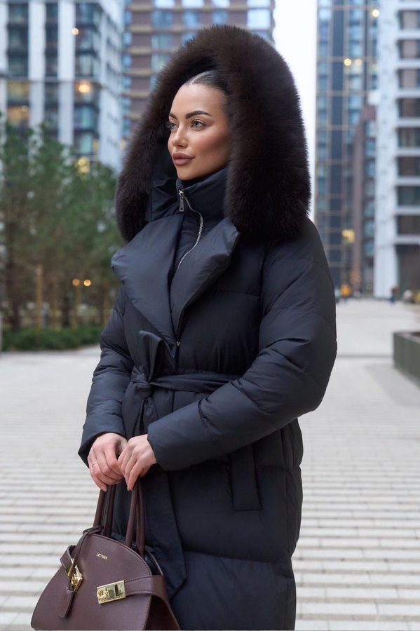 Женский пуховик Vivilona с поясом и мехом