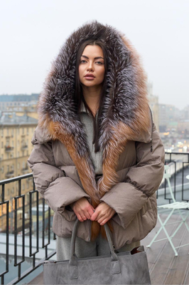 Зимнее пуховое - пальто с мехом