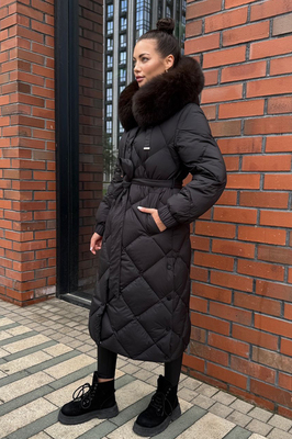 Длинный пуховик с опушкой из песца