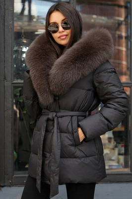 Теплый женский пуховик с песцом брендовый