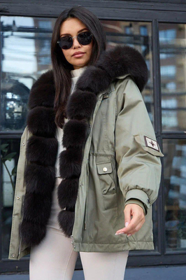 Женский пуховик оверсайз с песцом